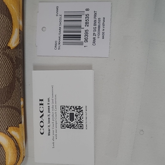 Coach Women's Wristlet - Picture 3 of 10